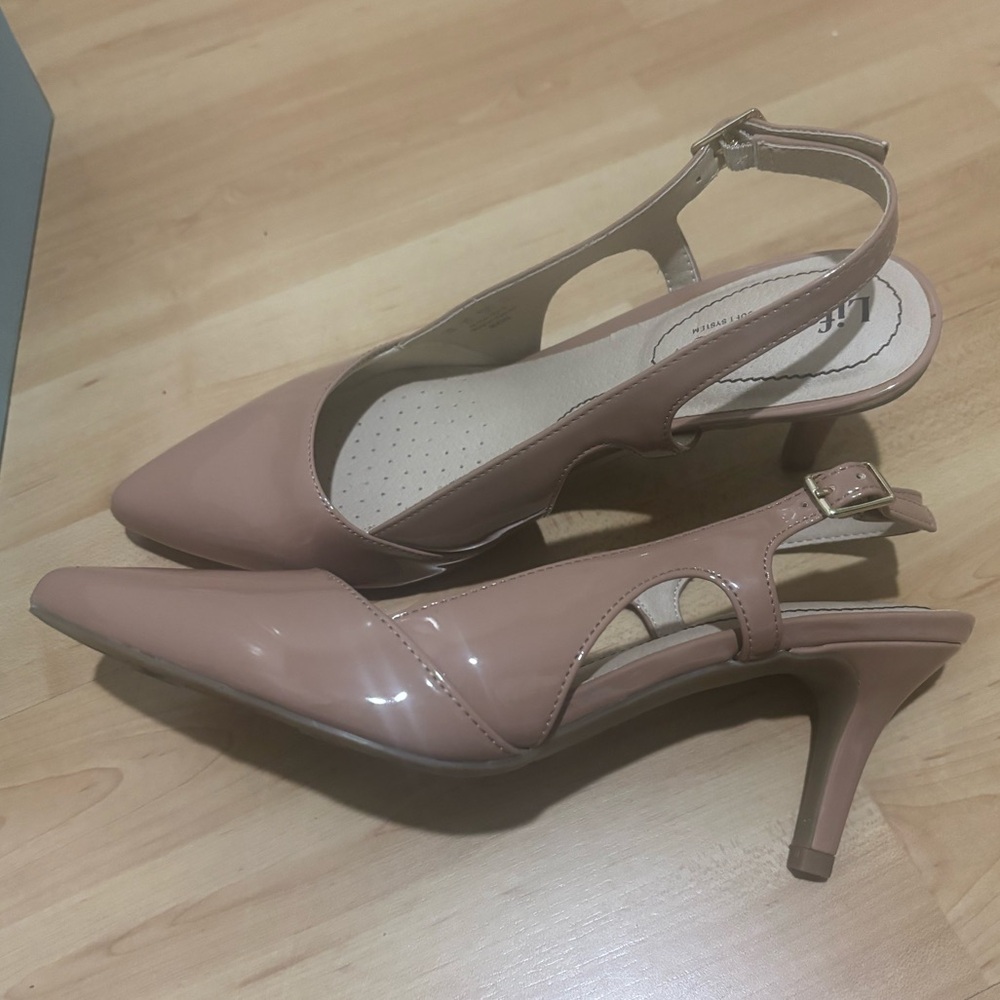 NEW Lifestride Shiny Nude Slingback Heels, 8Wide